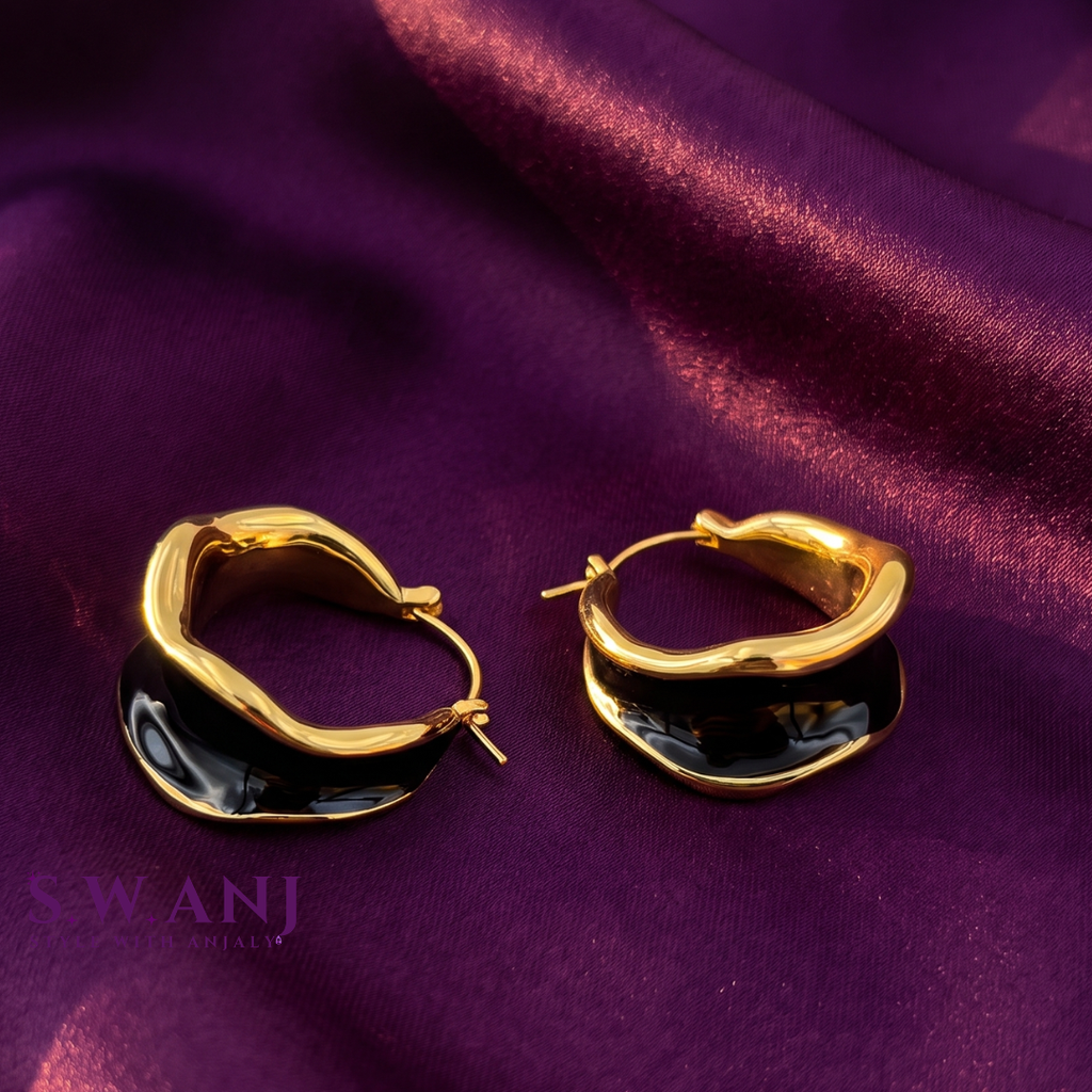 Gold Wavy Enamel Hoop Earrings | S.W.ANJ