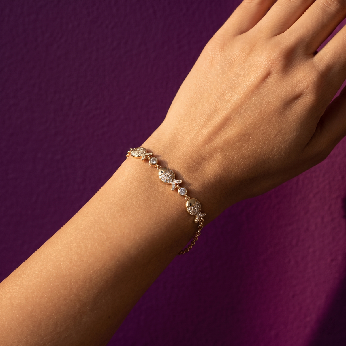 Gold Pavé Fish Charm Bracelet | S.W.ANJ